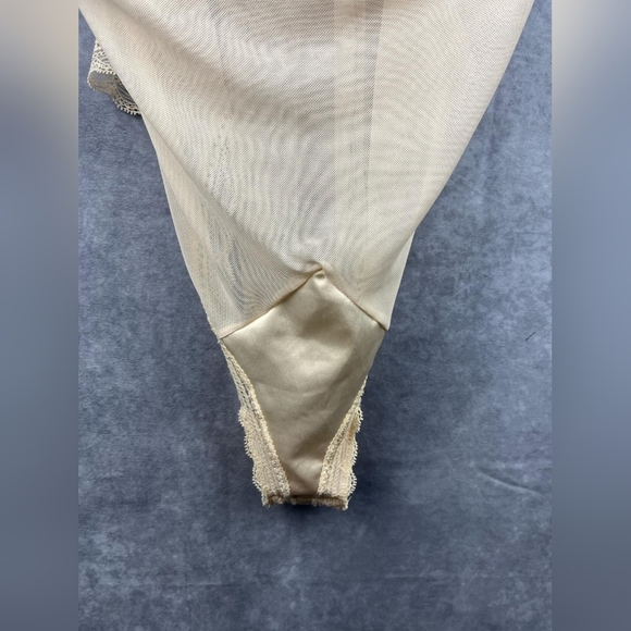FTF Cosmopolitan Beige Nude Mesh Stain Lace Bodysuit Size 1X - Picture 4 of 14
